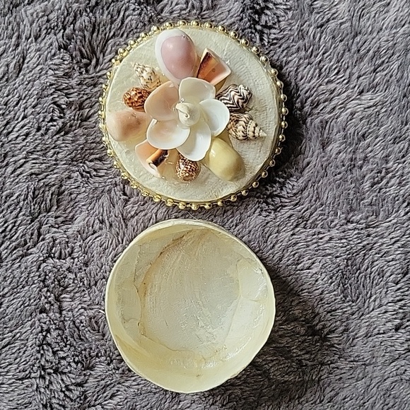 New Philippine Handmade Capiz (Windowpane Oyster) Trinket Box - Picture 4 of 7